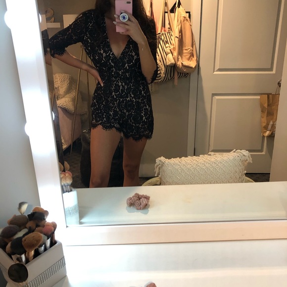 Lace romper - Picture 2 of 8